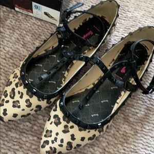 Betseyville Epic Leopard Flat *NEVER WORN*